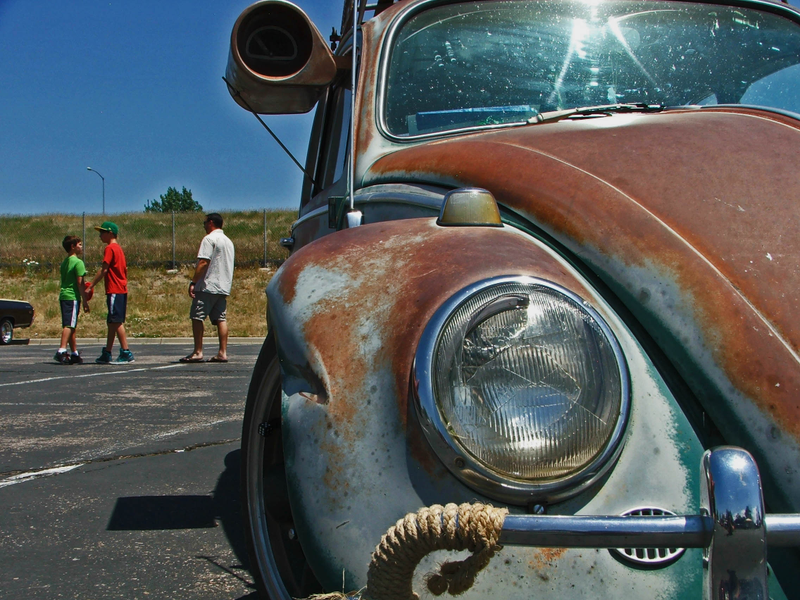 Illustration for article titled Welcome to Castle Rock, CO. We has cars.
